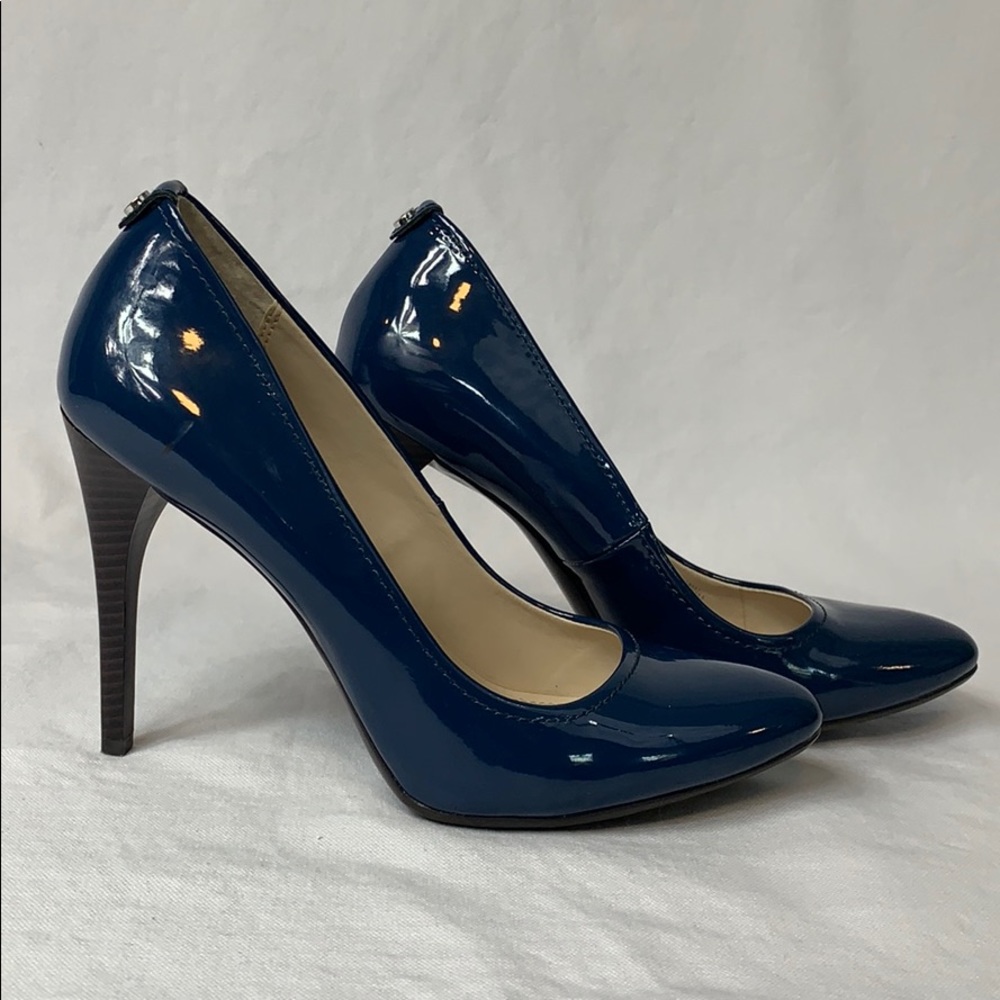 Calvin Klein Whinnie patent leather pump
